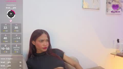 chloe online show from December 22, 2:20 pm