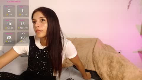 chloe_peach_ online show from June 5, 12:33 pm
