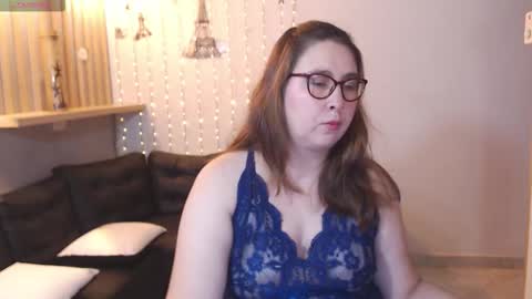 chloe_prg online show from September 17, 5:16 am