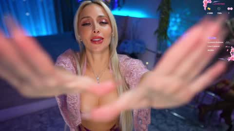 Snapshot of chloe_ri chatting on February 5, 8:57 pm . ALL my LINKS online show from February 5, 8:57 pm