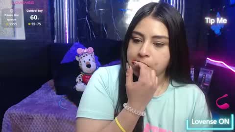 chloe_smith5 online show from July 28, 6:20 pm