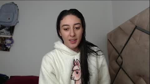 Chloe  online show from January 5, 7:39 pm