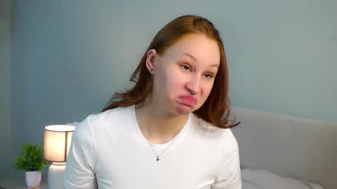 Chloe online show from November 17, 8:48 am