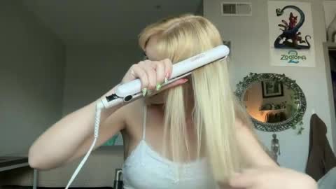 Chloe  online show from June 19, 12:48 am