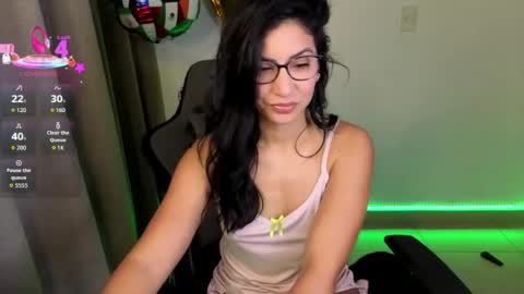 Chloe online show from July 11, 12:05 pm