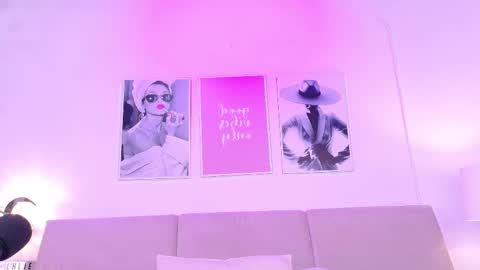 chloeferreira online show from December 4, 2:58 am