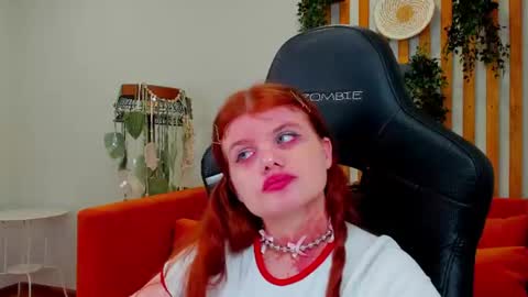 ChloeHalses online show from August 3, 9:04 am