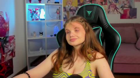 ChloeHalses online show from June 9, 1:38 am