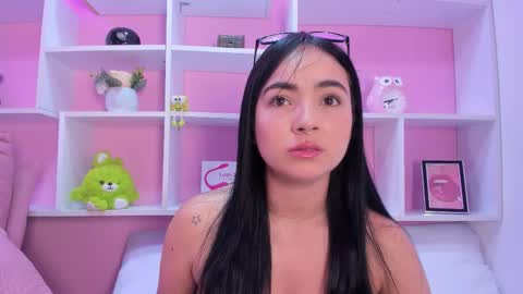 Chloe online show from March 3, 11:49 am