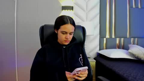  Chloe Harper  online show from June 23, 11:52 am