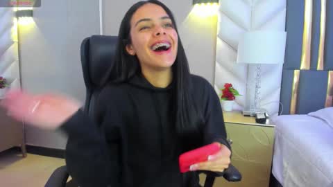  Chloe Harper  online show from March 11, 11:47 am