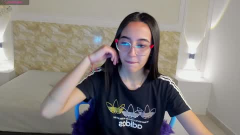 chloehil2 online show from January 2, 7:29 pm