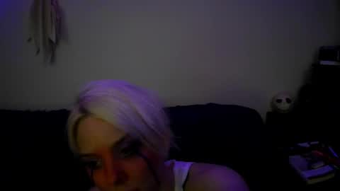 Chloekissxo online show from September 24, 1:48 am