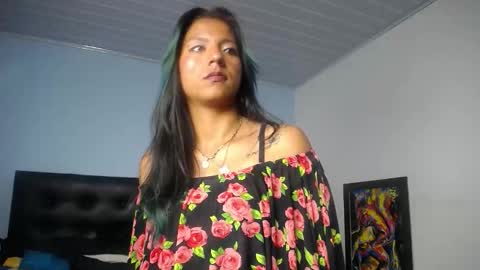 chloewills_ online show from January 5, 5:27 pm