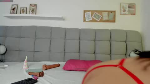 chlooe_zoe online show from November 6, 7:53 pm