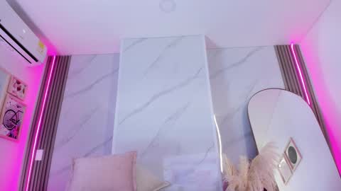 Chlooe online show from February 19, 1:08 am