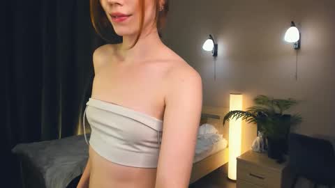 Snapshot of chrisme_please chatting on September 11, 9:48 pm Lizz online show from September 11, 9:48 pm