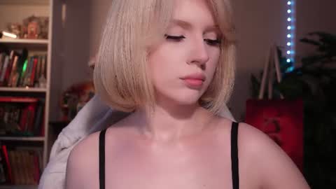 chriss_foxx online show from July 30, 4:30 pm