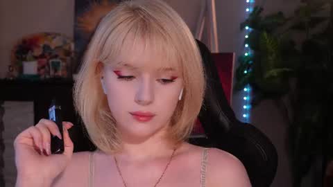 chriss_foxx online show from June 13, 3:31 pm