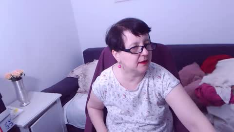 Snapshot of christarose chatting on October 19, 11:40 pm Christa online show from October 19, 11:40 pm
