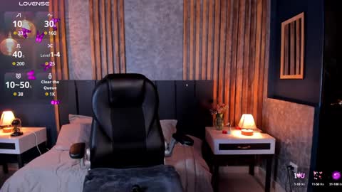 Hi Im Christina. . Dont forget to follow me to have me close to you   online show from December 4, 2:37 pm