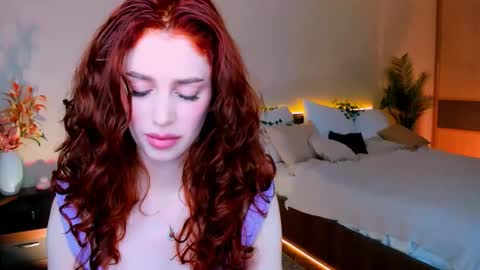 christinaconteeree online show from October 17, 7:17 pm