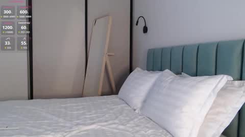 chris online show from November 25, 8:49 am