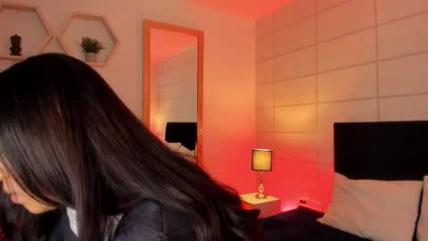 Christine  online show from November 3, 12:09 pm