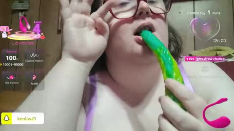 kenli online show from November 17, 8:42 pm