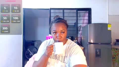 Snapshot of ciaraebonyxxx chatting on February 14, 8:21 am ciaraebonyxxx online show from February 14, 8:21 am