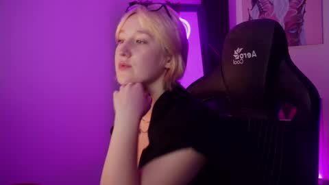 Cin Bellamy online show from September 18, 8:57 am