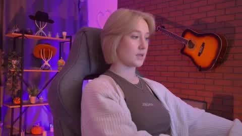 Cin Bellamy online show from March 15, 4:03 am