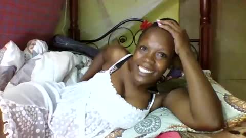 Snapshot of cinddy_14 chatting on December 24, 8:00 am cinddy 14 online show from December 24, 8:00 am