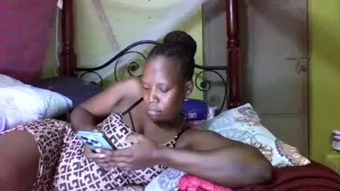 Snapshot of cinddy_14 chatting on December 24, 6:39 pm cinddy 14 online show from December 24, 6:39 pm