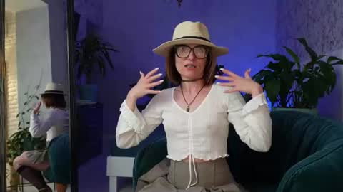 Clara online show from June 28, 5:30 pm
