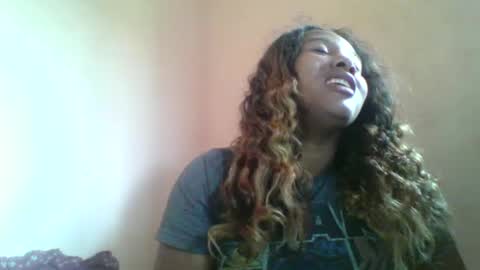 Snapshot of clarah0123 chatting on February 20, 8:06 am Clarah0123 online show from February 20, 8:06 am