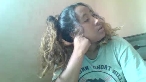Snapshot of clarah0123 chatting on February 17, 7:36 am Clarah0123 online show from February 17, 7:36 am