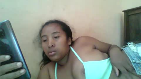 Snapshot of clarah0123 chatting on January 21, 7:47 am Clarah0123 online show from January 21, 7:47 am