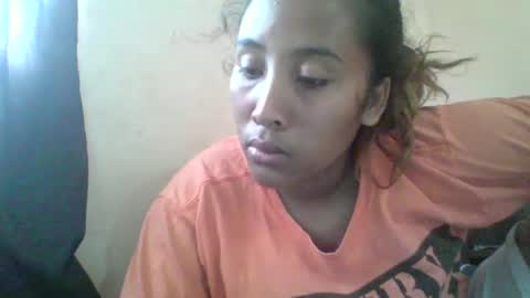Snapshot of clarah0123 chatting on December 3, 8:36 am Clarah0123 online show from December 3, 8:36 am