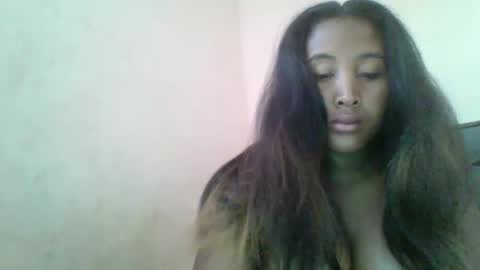 Snapshot of clarah0123 chatting on December 5, 7:27 am Clarah0123 online show from December 5, 7:27 am