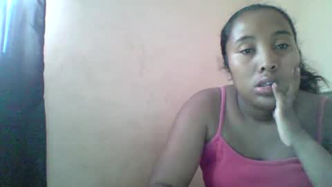 Snapshot of clarah0123 chatting on February 6, 7:13 am Clarah0123 online show from February 6, 7:13 am