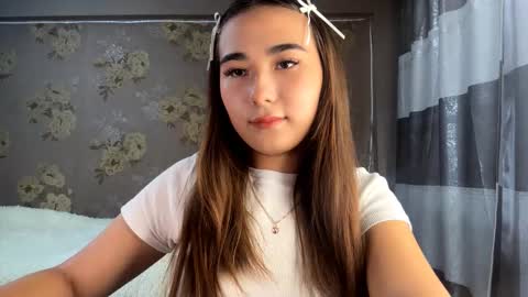 Snapshot of claribelatienza chatting on October 12, 8:17 am Yuna online show from October 12, 8:17 am
