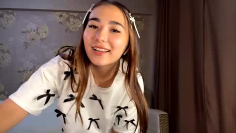 Snapshot of claribelatienza chatting on October 6, 1:06 pm Yuna online show from October 6, 1:06 pm
