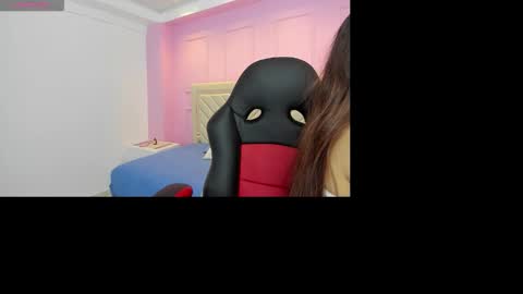 C L A R I S E  online show from November 28, 8:01 pm