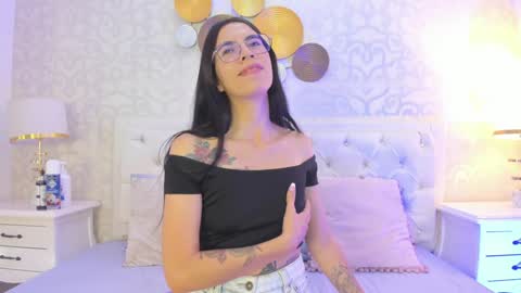 Snapshot of clarisse28 chatting on January 29, 7:11 pm Mistress Clarisse online show from January 29, 7:11 pm