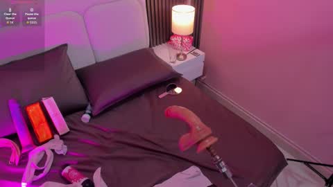 clauwdeen  wolf online show from October 6, 12:27 am