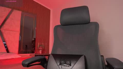 Cleo Adams online show from December 14, 4:29 am