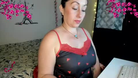 cleo_christmas online show from July 9, 12:57 am