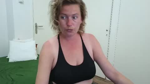 Syl  online show from June 21, 3:27 pm