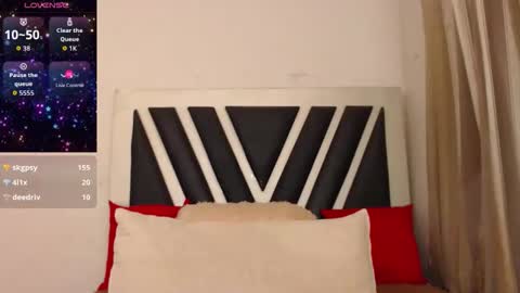 CLOE online show from October 27, 3:07 pm